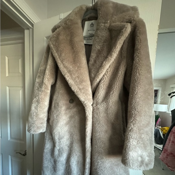 Babaton coat new without tag never worn - Picture 9 of 15